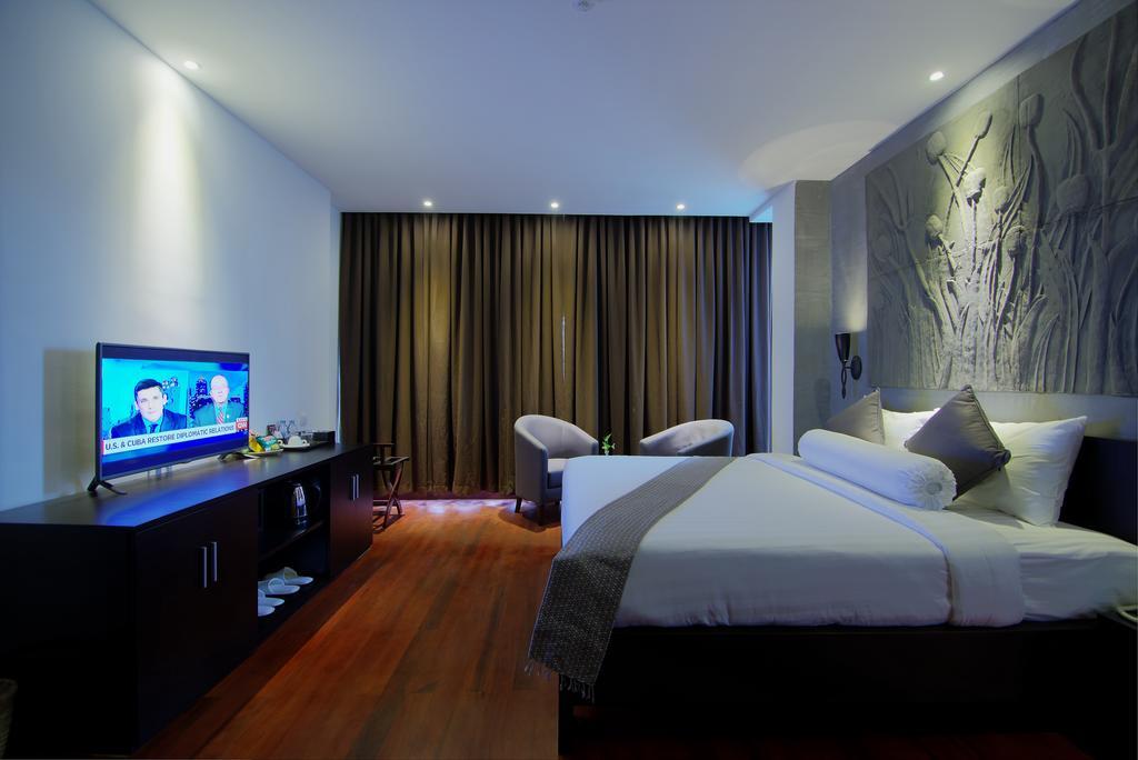 The Palm Boutique Hotel & Residence Пном Пен Екстериор снимка