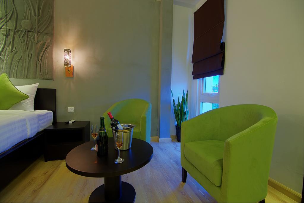 The Palm Boutique Hotel & Residence Пном Пен Екстериор снимка