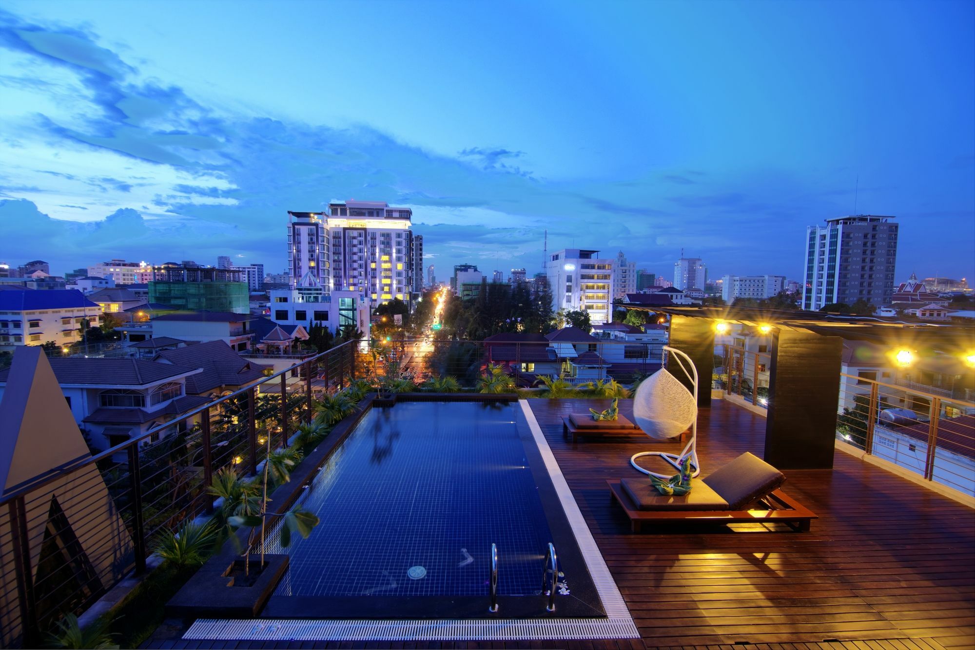 The Palm Boutique Hotel & Residence Пном Пен Екстериор снимка