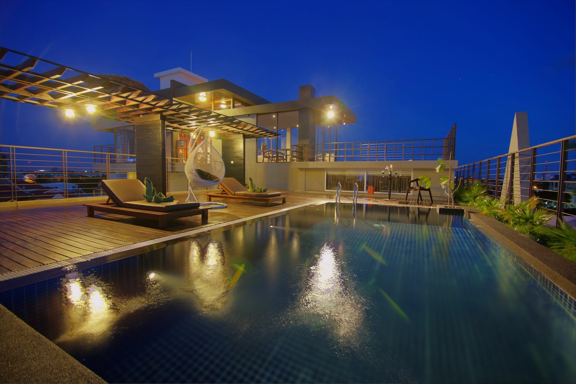 The Palm Boutique Hotel & Residence Пном Пен Екстериор снимка