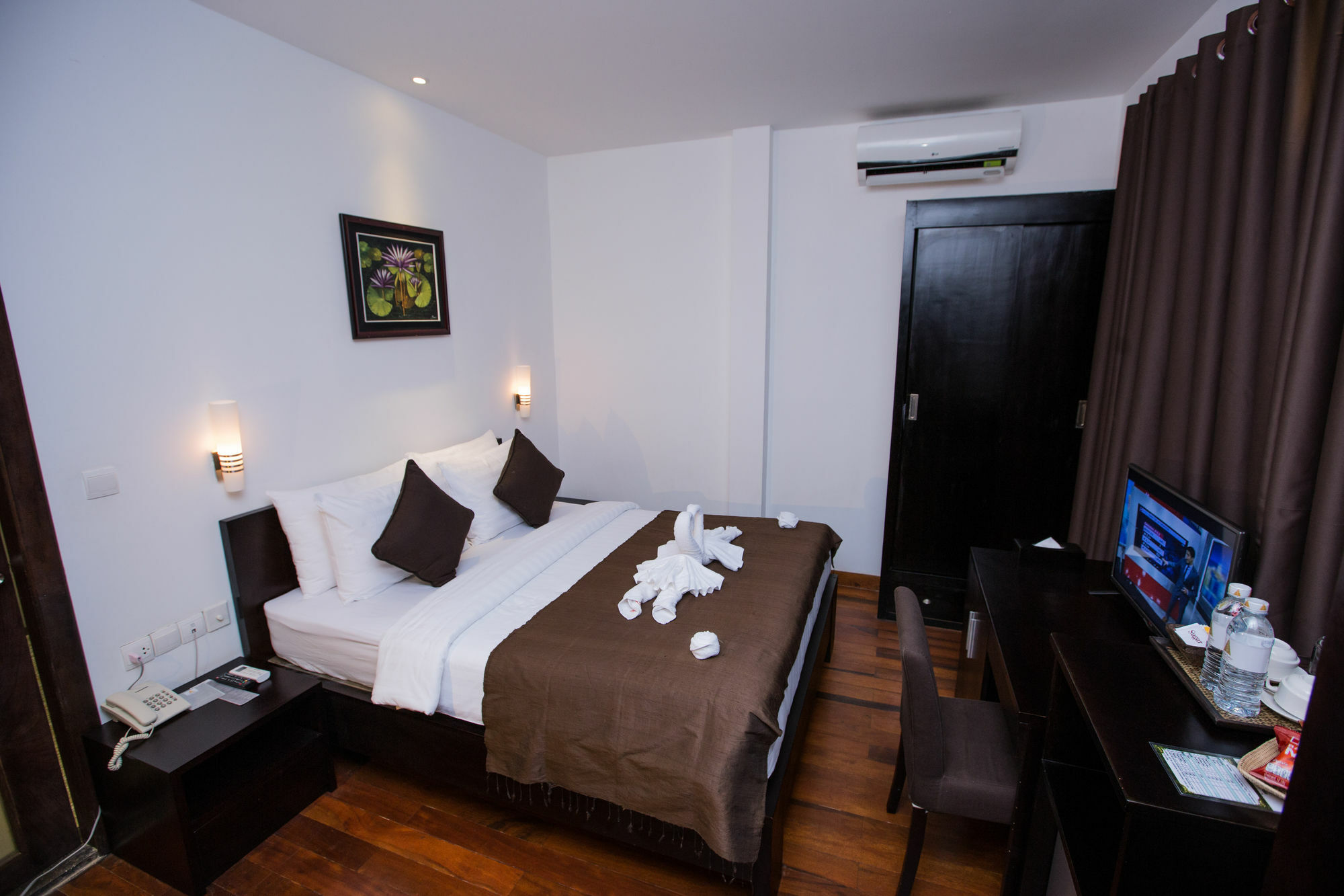 The Palm Boutique Hotel & Residence Пном Пен Екстериор снимка