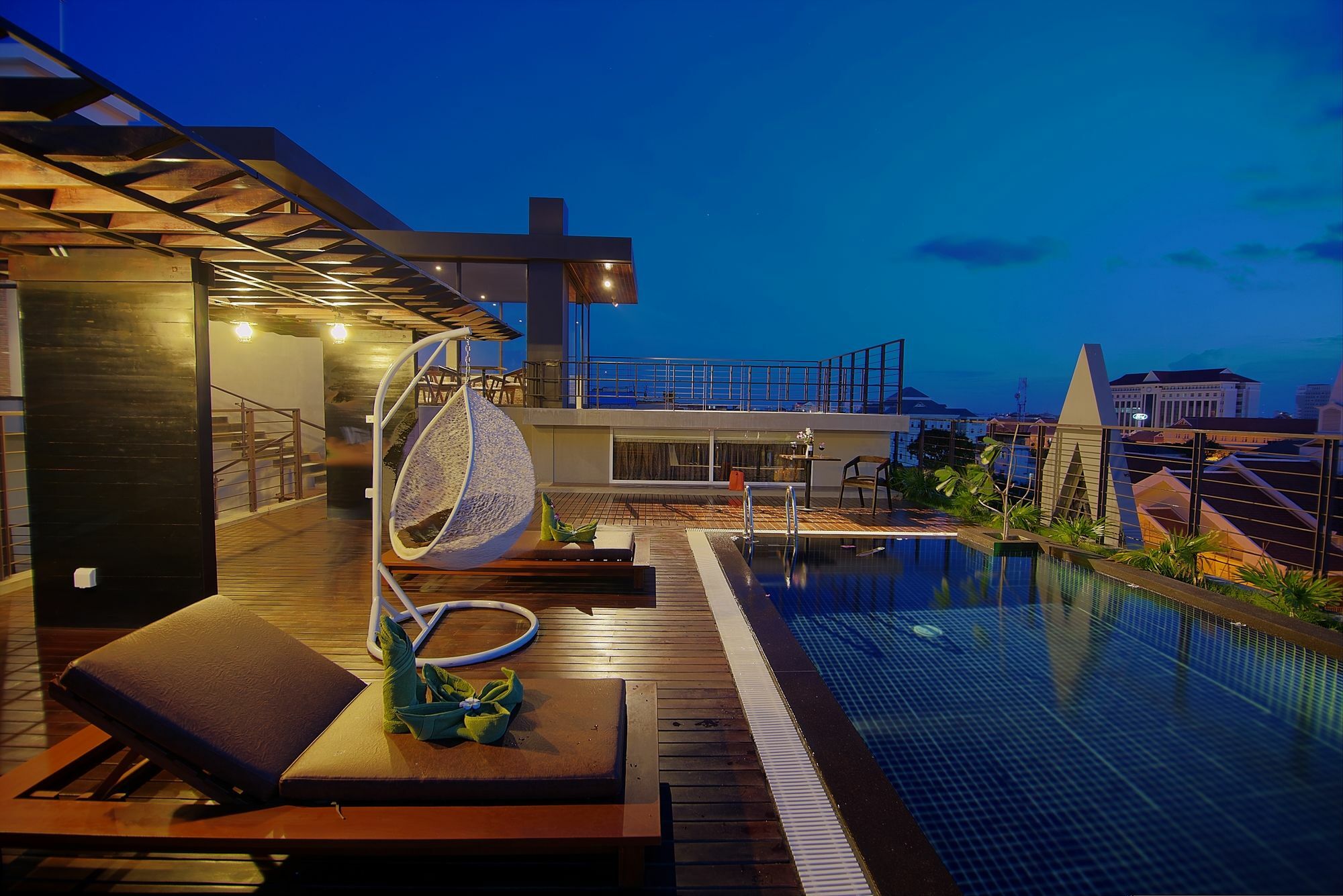 The Palm Boutique Hotel & Residence Пном Пен Екстериор снимка